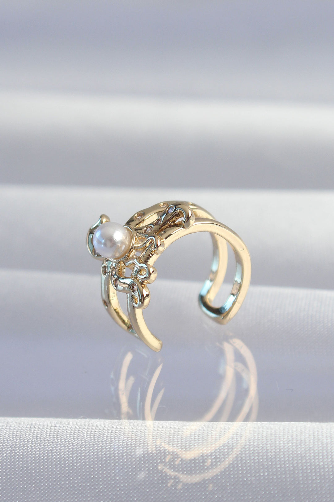 EBJ Rice Gold Color Pearl Octopus Earcuff Earring - Oldenburg