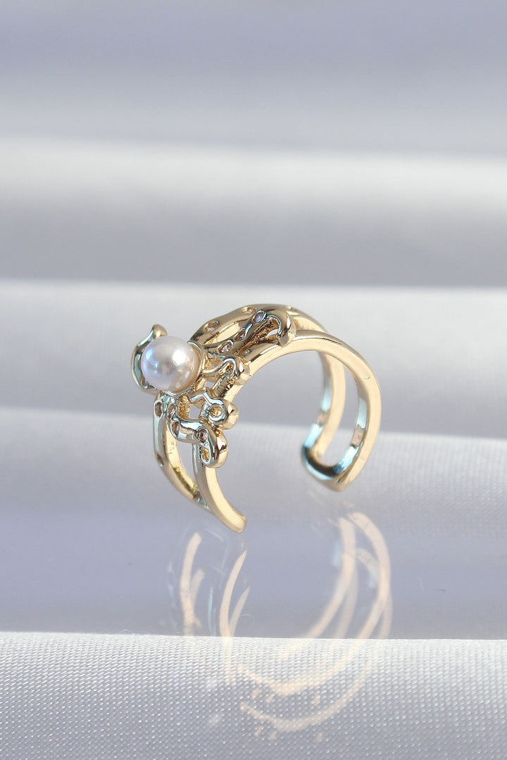 EBJ Rice Gold Color Pearl Octopus Earcuff Earring - Oldenburg