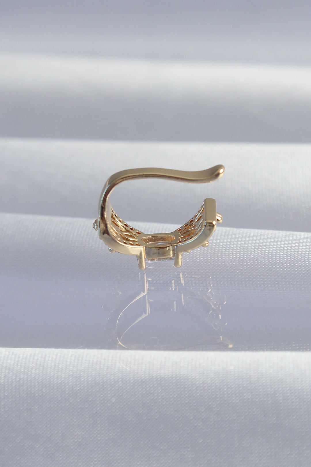 EBJ Gold Plated Rice Zircon Stone Earcuff Earring - Zaragoza