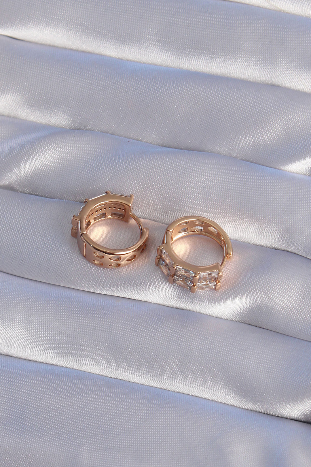 EBJ XUPİNG Rose Color Baguette Stone Patterned Hoop Earring - Aulnay-sous-Bois
