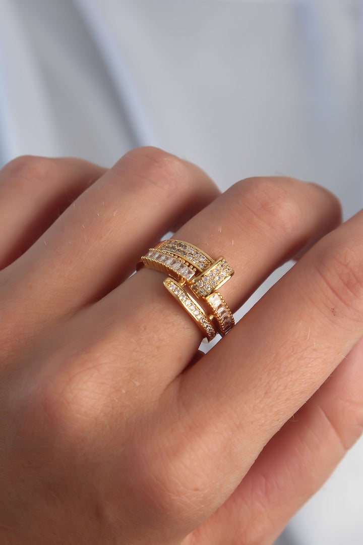 EBJ Adjustable Gold Color Zircon Stone Curved Nail Ring - Rincón de Romos