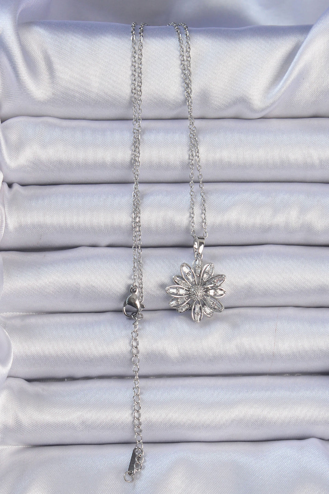 EBJ 316L Stainless Steel Chain Silver Color Zircon Stone Flower Necklace - Port Macquarie