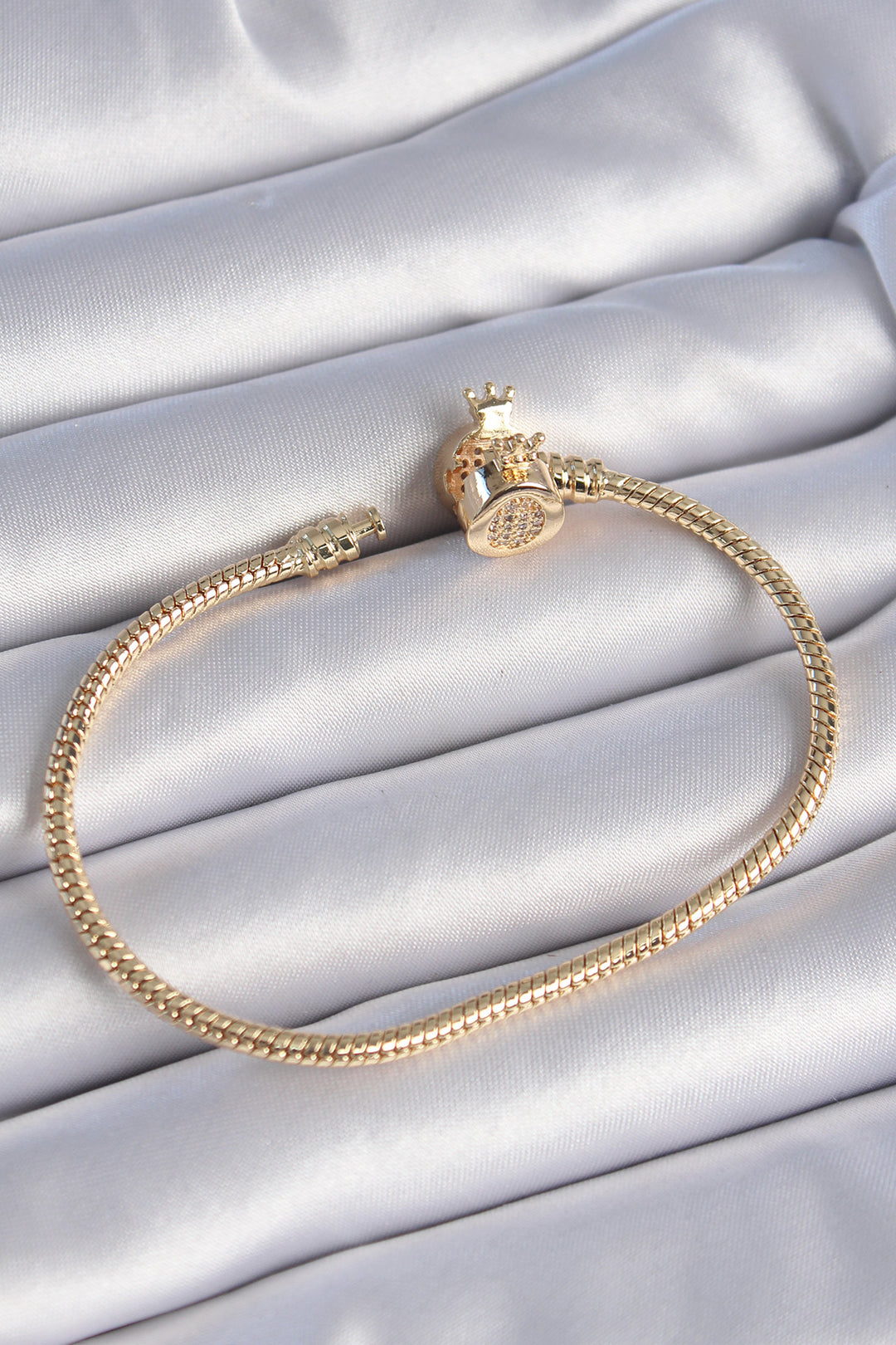 EBJ 316L Stainless Steel Chain Gold Color Crown Charm Model Women's Bracelet with Zircon Stone - Guaynabo