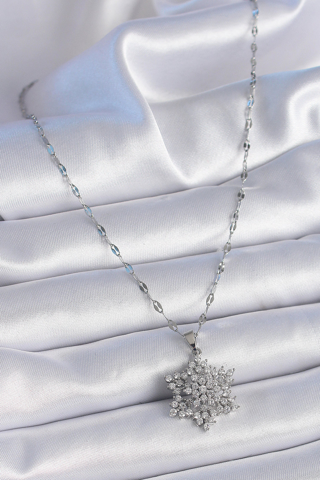 EBJ 316L Stainless Steel Chain Silver Color Snowflake Model Women's Necklace with Zircon Stone - Tinley Park