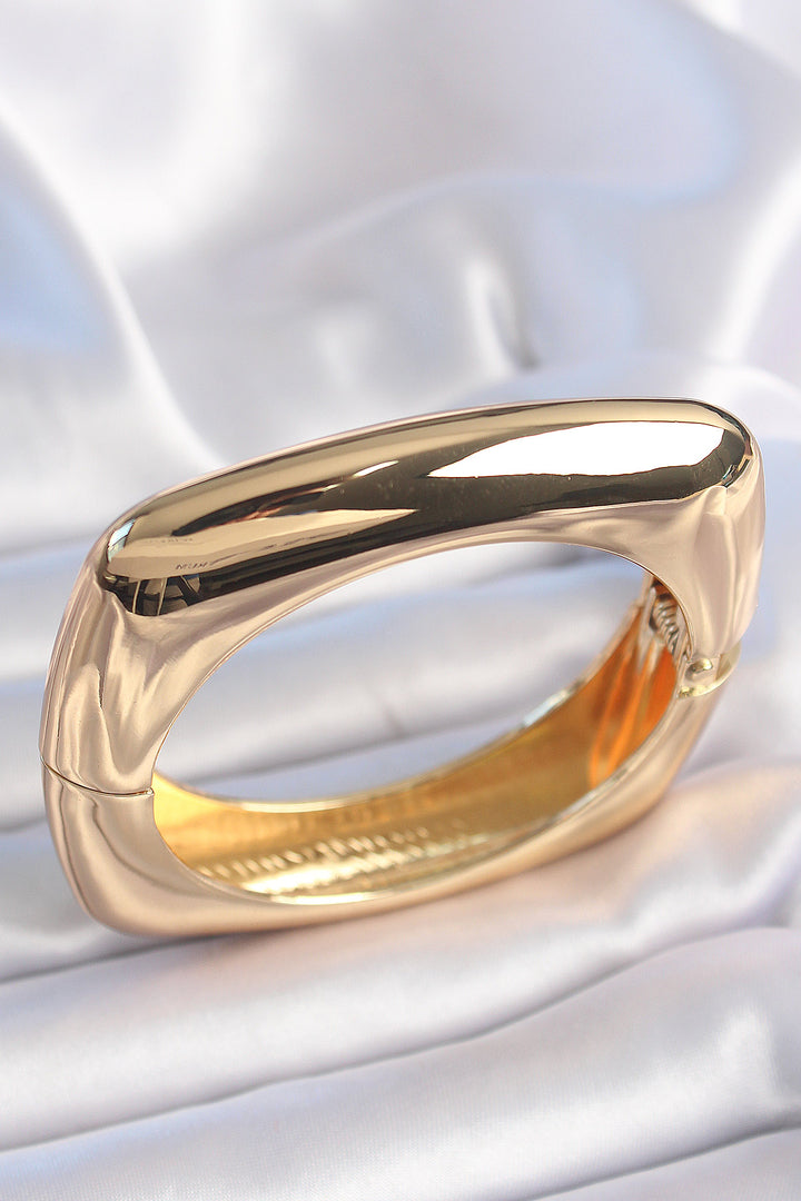 EBJ Gold Color Women's Bracelet with Rice Pattern - Vich