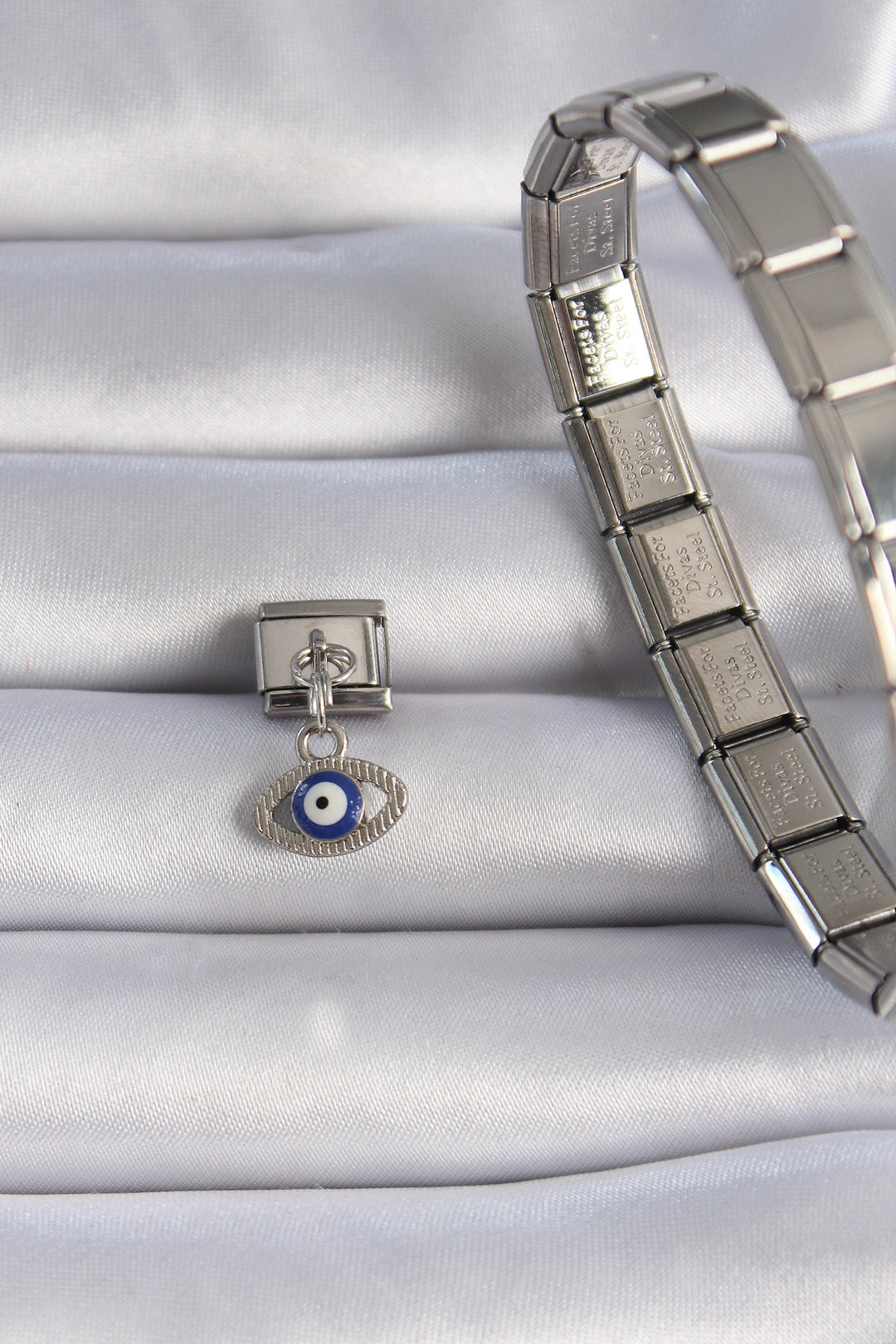 EBJ 316L Stainless Steel Silver Color Swinging Eye Figure Evil Eye Bead Detail Nomination Charm - Stavroúpoli