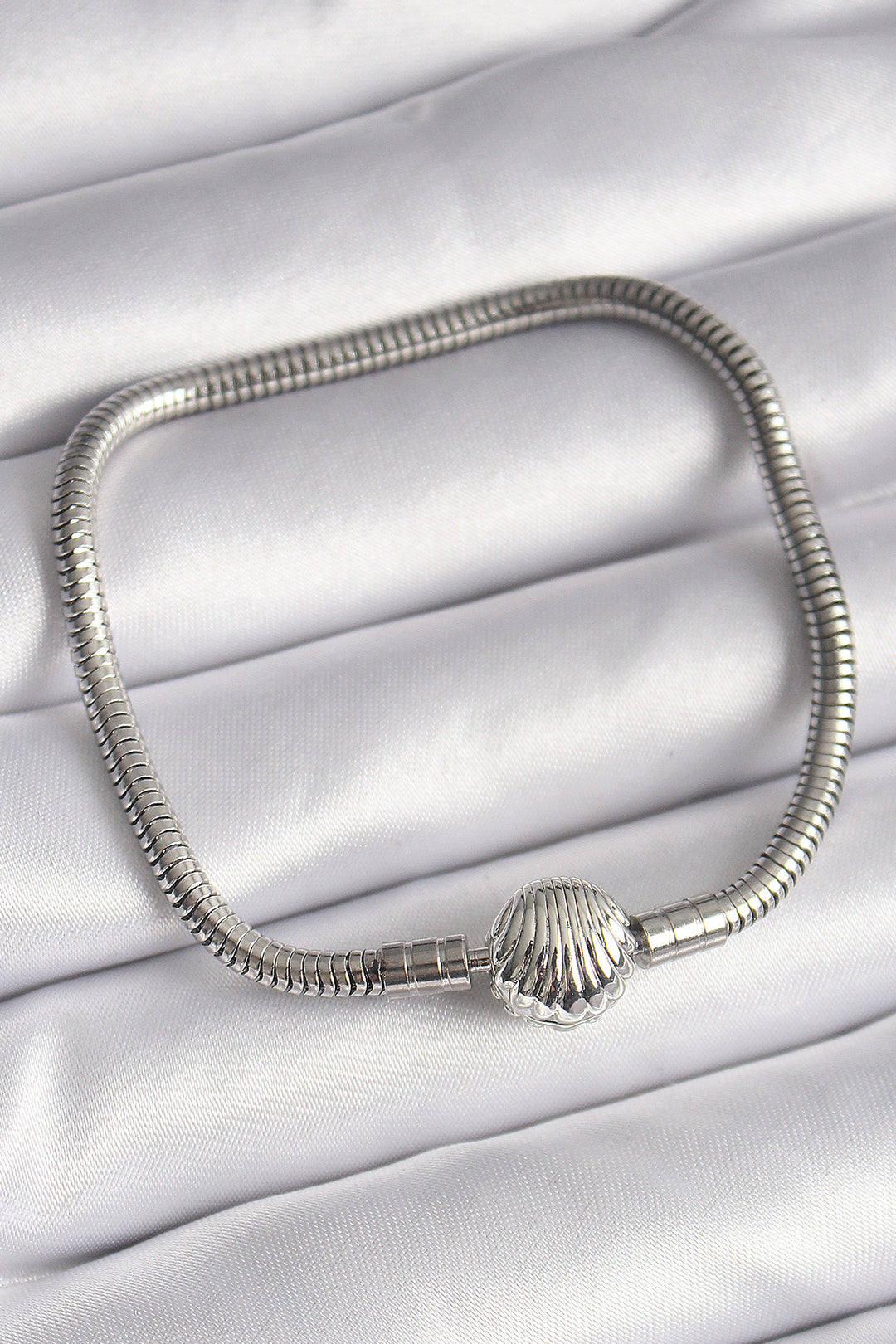 EBJ 316L Stainless Steel Silver Color Seashell Charm Model Women's Bracelet - Tottenham