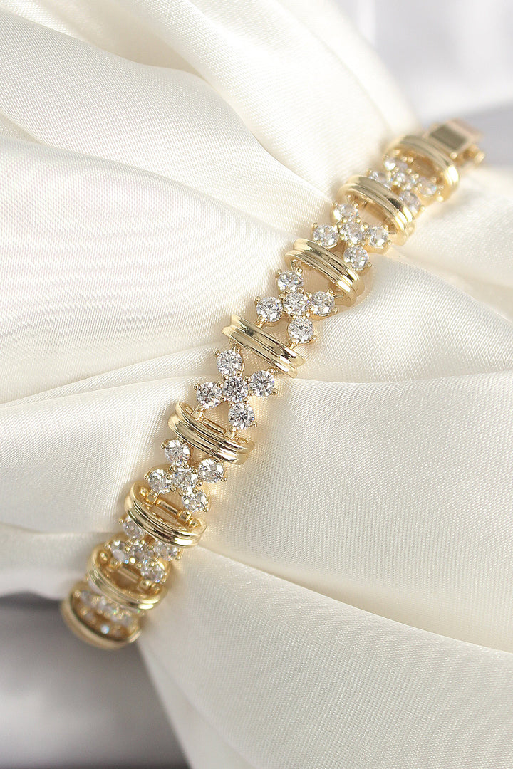 EBJ Xuping VIP Exclusive Series Bracelet with Rice Gold Color Zircon Stone Flower Design - Watsonville