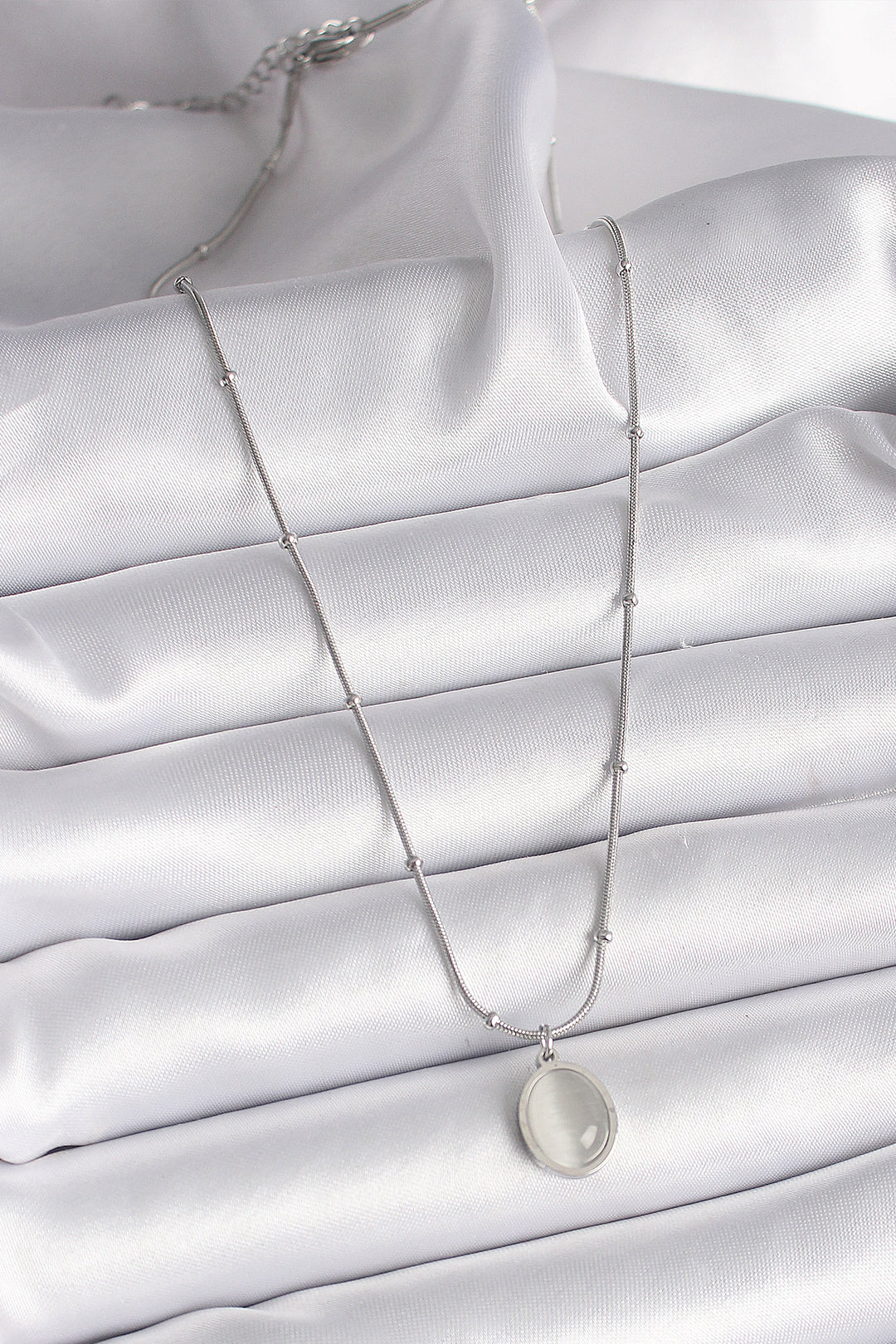 EBJ 316L Stainless Steel Silver Color Cat Eye Mother of Pearl Oval Model Women's Necklace - Voluntari