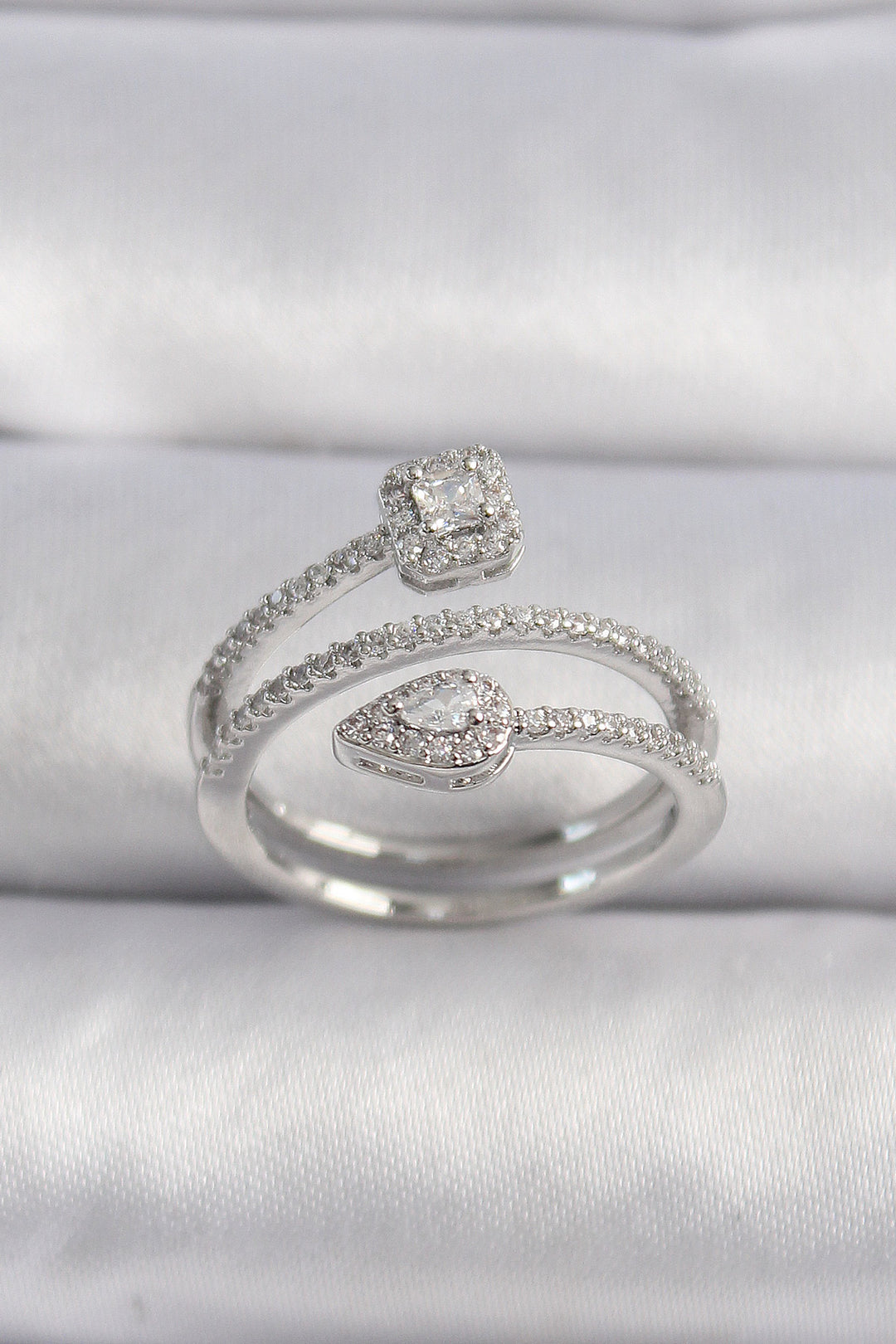 EBJ Rice Silver Color Zircon Stone Arrow Model VIP Series Women's Ring - Mira