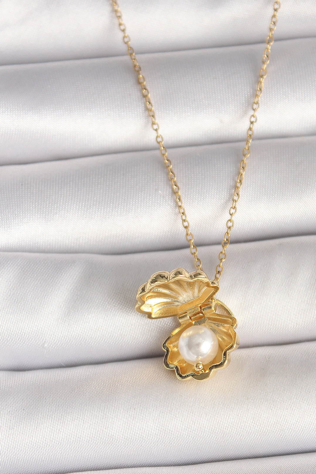 EBJ 316L Steel Gold Color Chain Openable Pearl Clam Model Women's Necklace - Largo