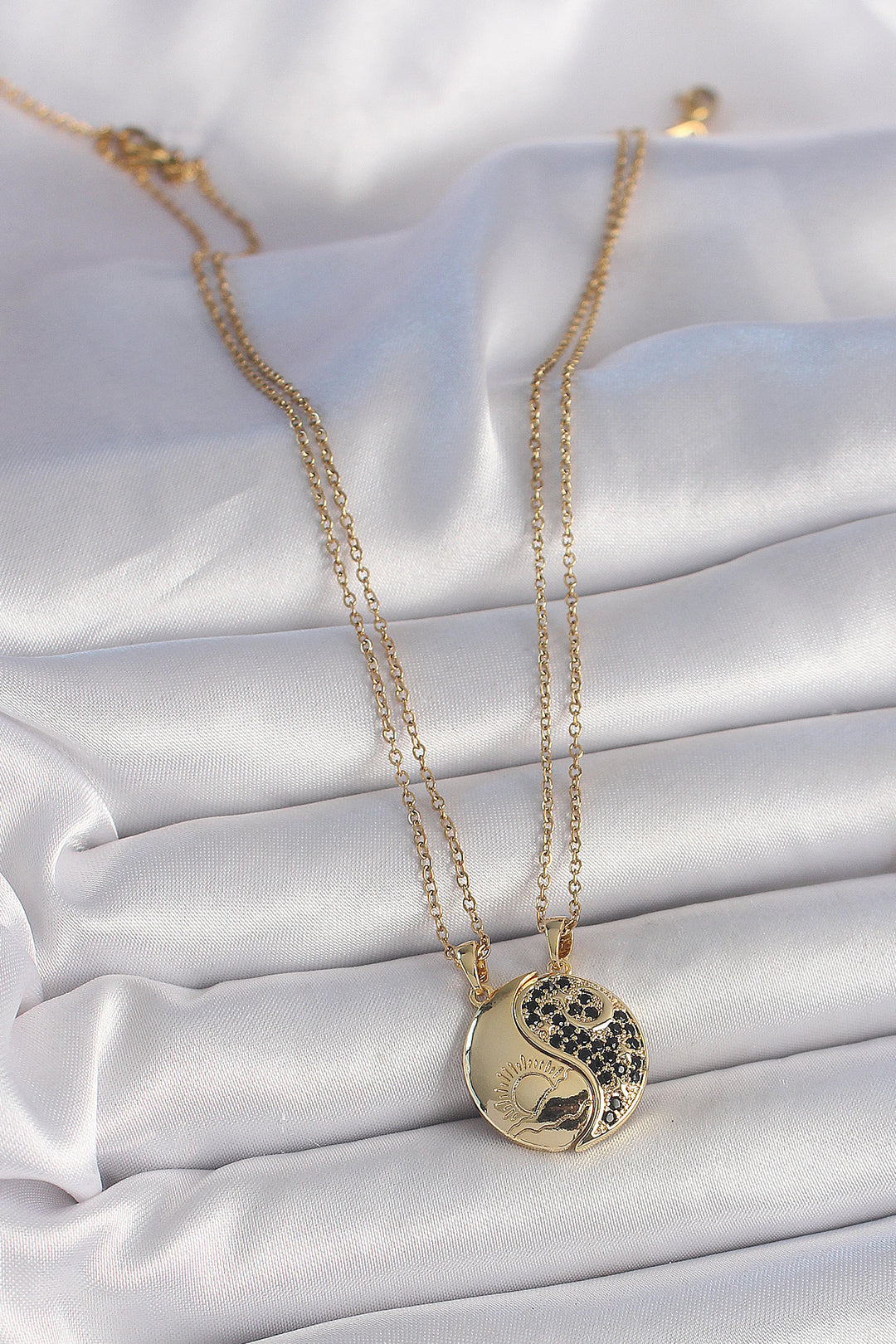 EBJ 316L Steel Gold Color Chain with Zircon Stone Ying Yang Model Sunset Embroidered Friendship Women's Necklace - Ecatepec