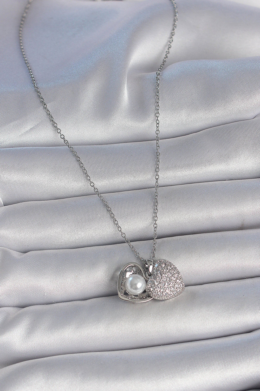 EBJ 316L Stainless Steel Silver Color Chain with Zircon Stone Opening Pearl Heart Model Women's Necklace - Laval