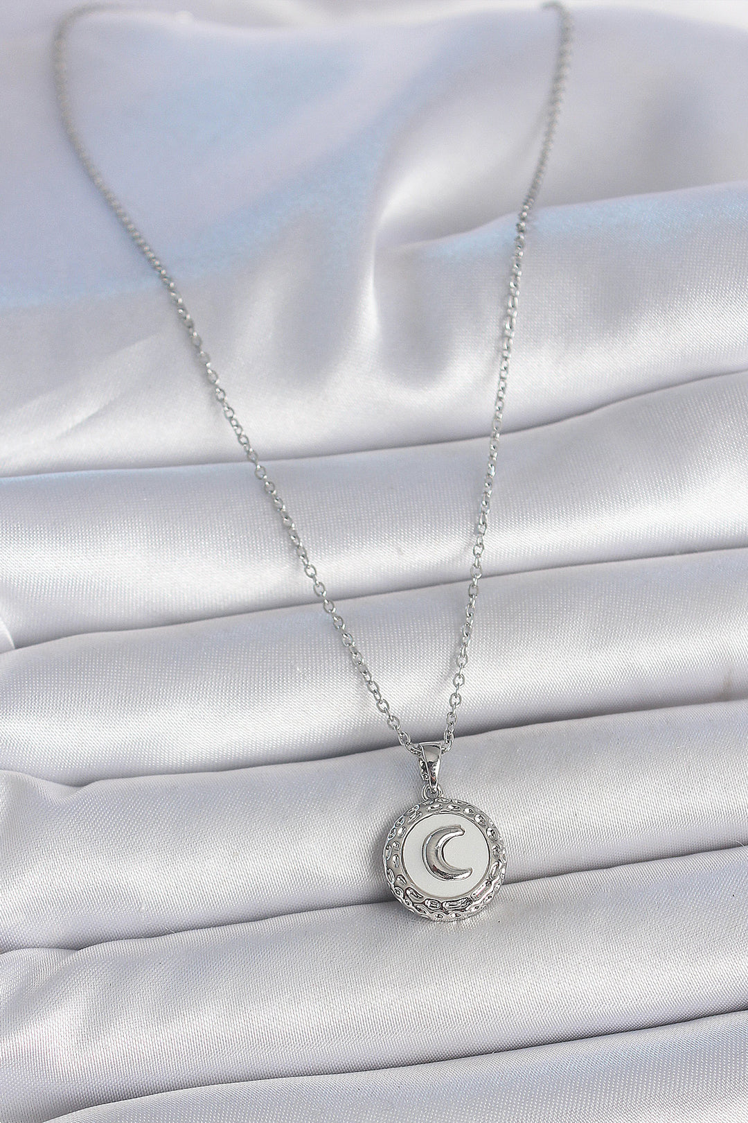 EBJ 316L Stainless Steel Silver Color Chain White Enamel Crescent Embroidered Medal Model Women's Necklace - Poza Rica de Hidalgo