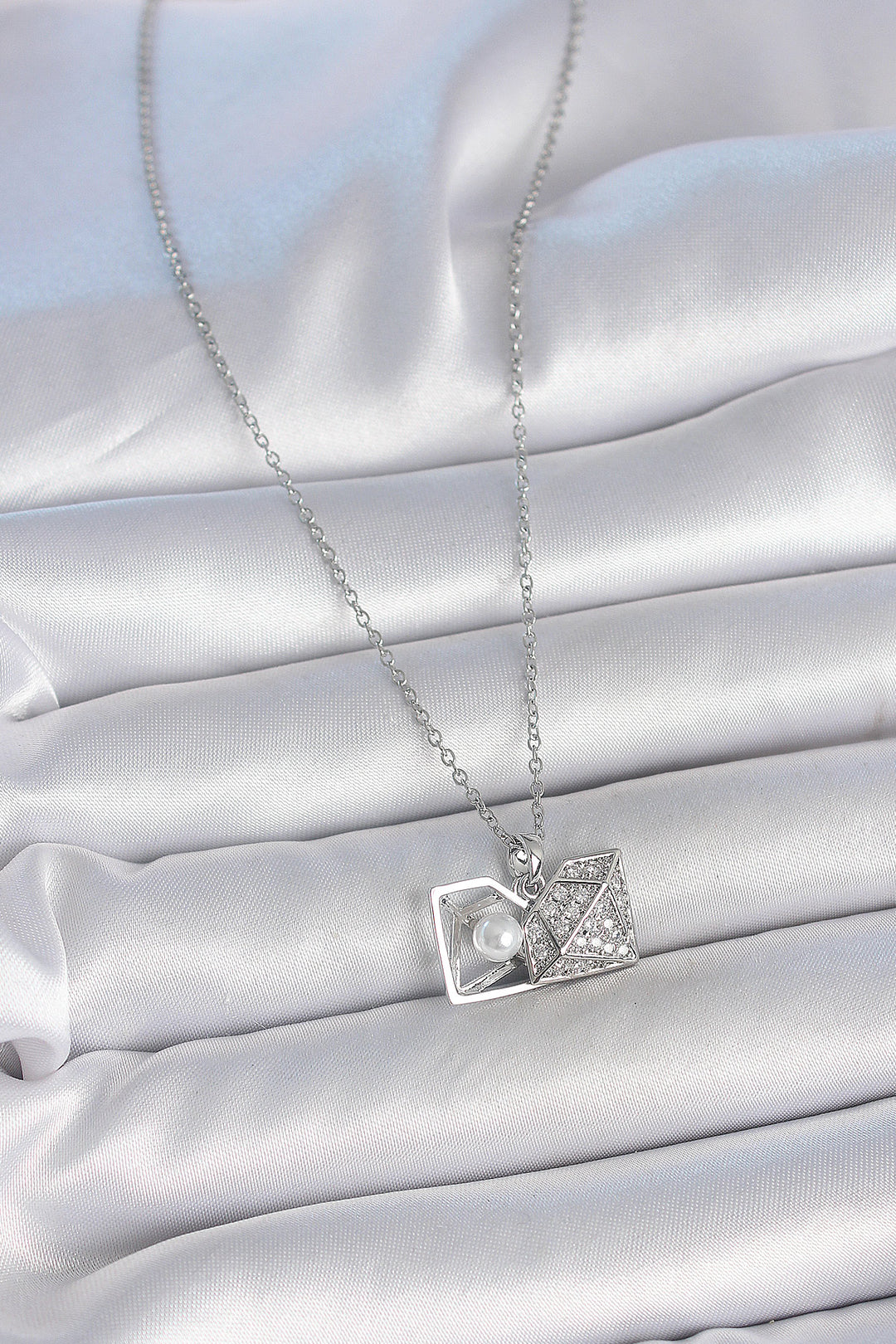 EBJ 316L Stainless Steel Silver Color Chain with Zircon Stone Pearl Pendant Diamond Cut Women's Necklace - Wilkes-Barre