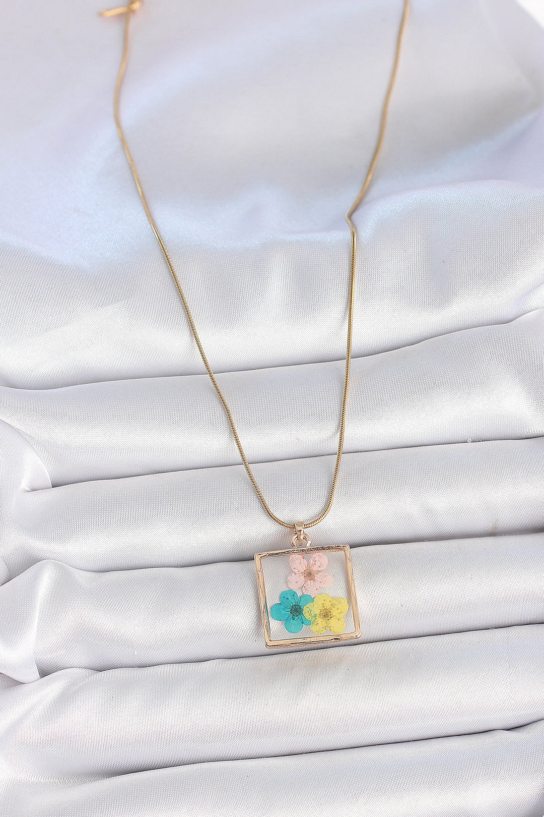 EBJ 316L Stainless Steel Gold Color Chain Square Epoxy Colorful Flower Pattern Women's Necklace - Beverwijk