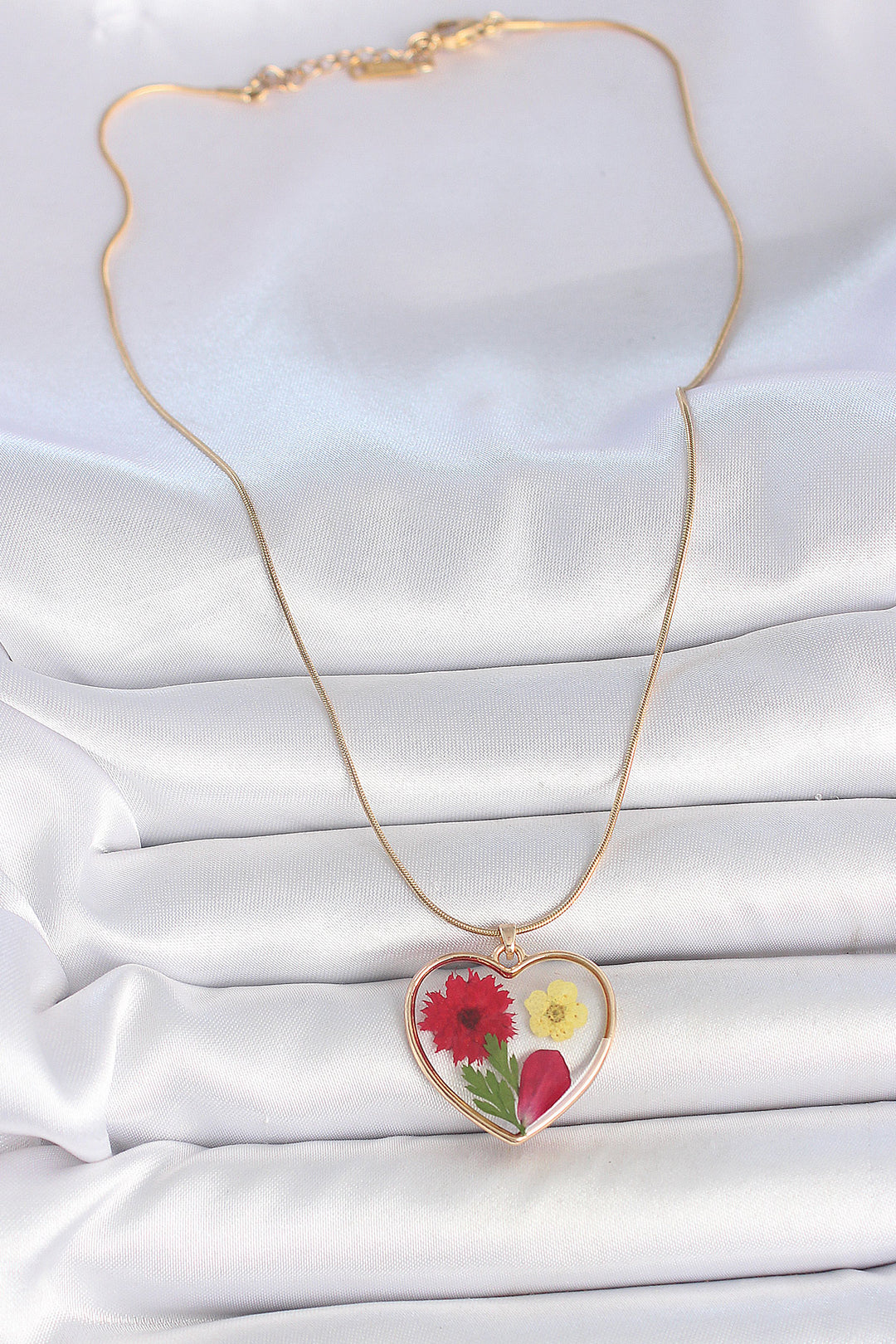EBJ 316L Steel Gold Color Chain Epoxy Heart Natural Flower Pattern Women Necklace - Fredericton