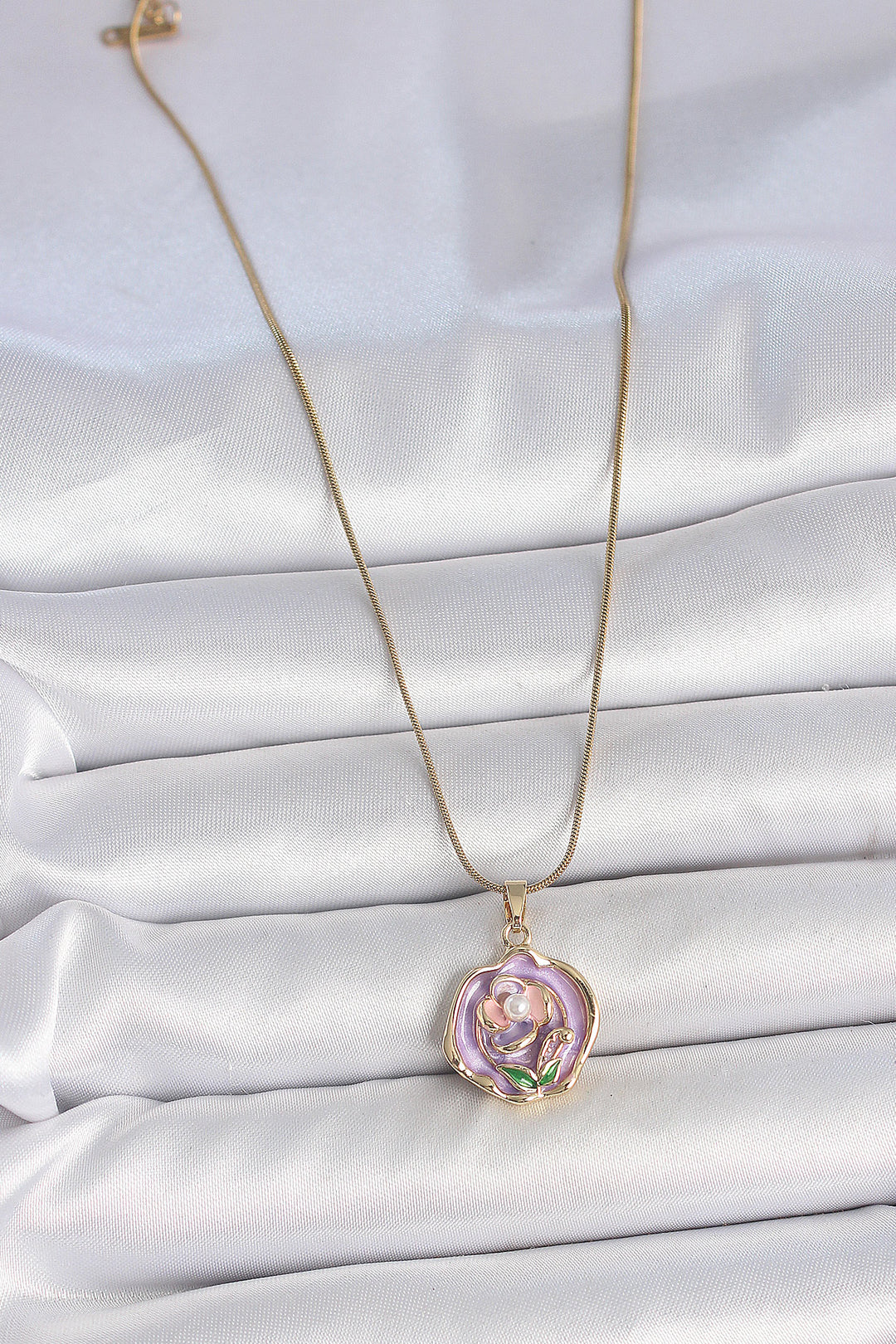 EBJ 316L Steel Gold Color Chain Purple Color Flower Embroidered Pearl Detail Portrait Model Women's Necklace - Carmen