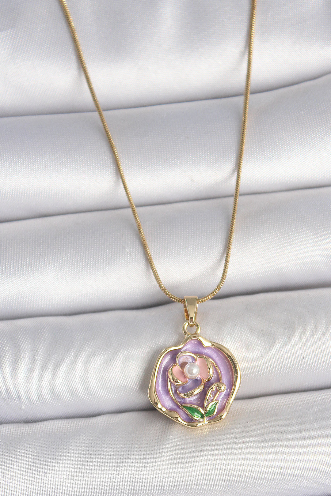 EBJ 316L Steel Gold Color Chain Purple Color Flower Embroidered Pearl Detail Portrait Model Women's Necklace - Carmen