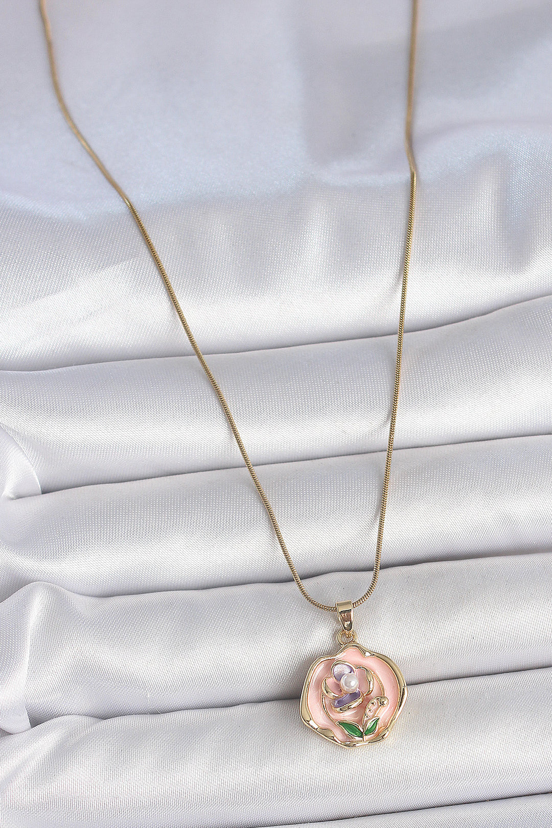 EBJ 316L Steel Gold Color Chain Pink Color Flower Embroidered Pearl Detail Portrait Model Women's Necklace - Clinton
