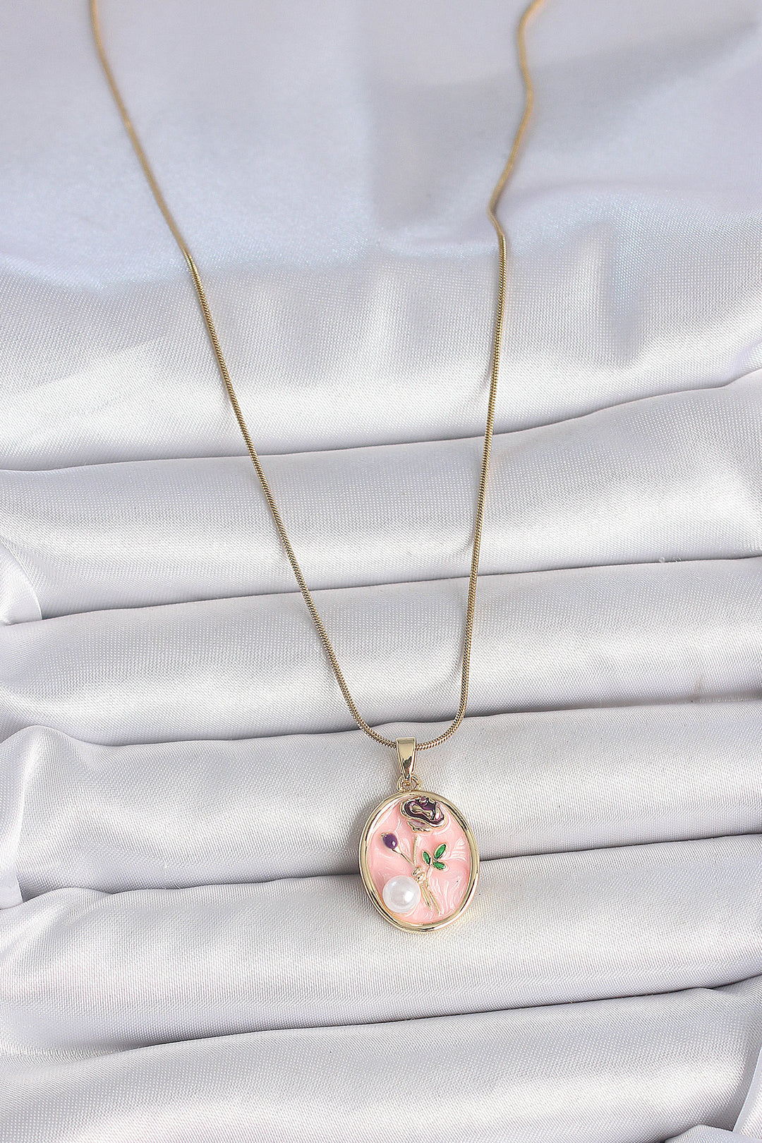 EBJ 316L Steel Gold Color Chain Pink Flower Embroidered Pearl Detail Portrait Model Women's Necklace - Venlo
