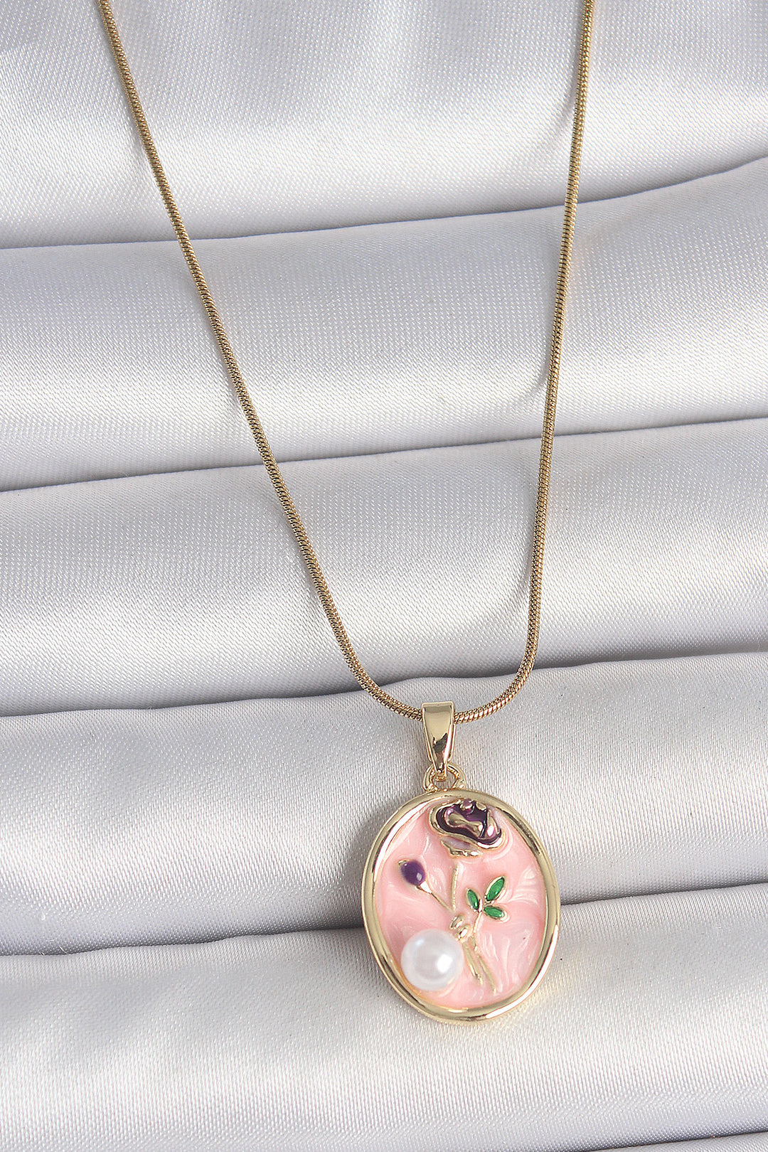 EBJ 316L Steel Gold Color Chain Pink Flower Embroidered Pearl Detail Portrait Model Women's Necklace - Venlo
