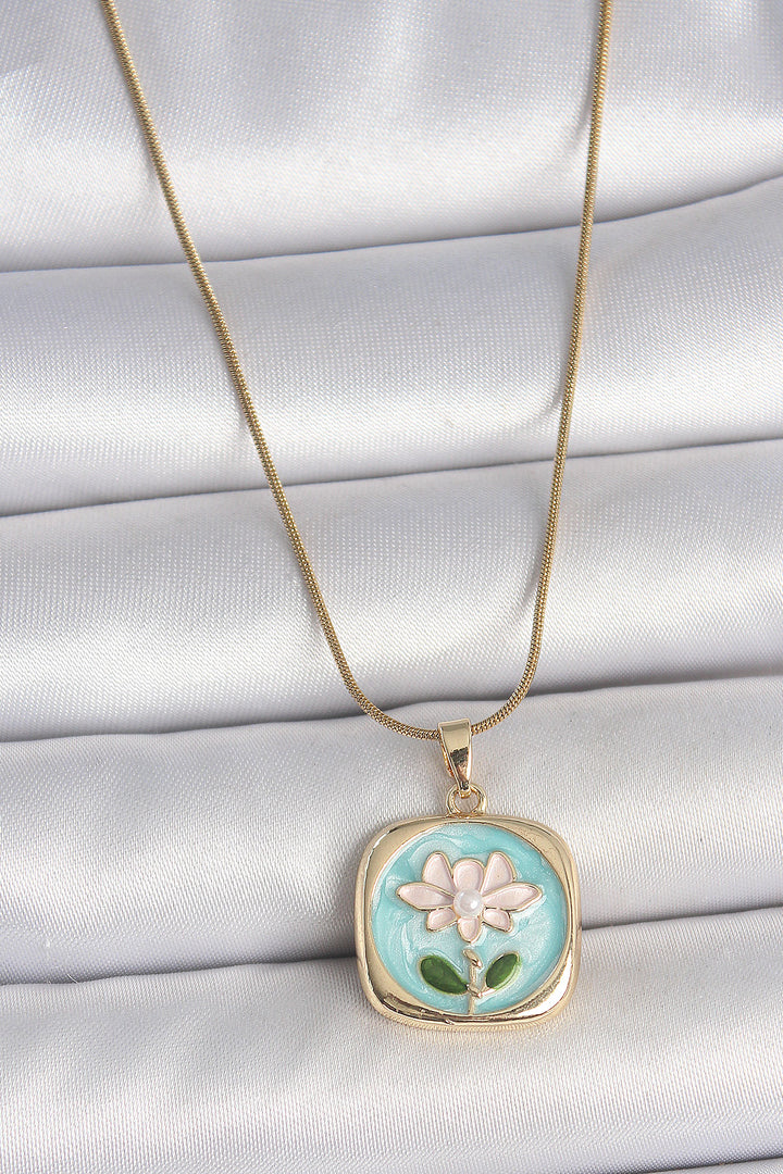 EBJ 316L Steel Gold Color Chain Blue Daisy Embroidered Pearl Detail Portrait Model Women's Necklace - Zapotlanejo
