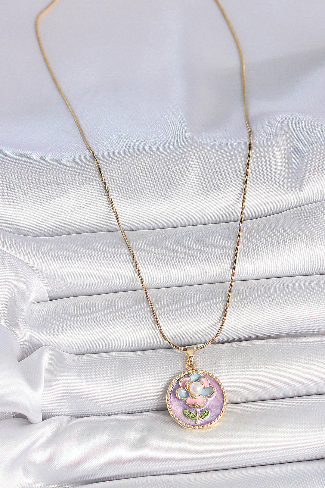 EBJ 316L Steel Gold Color Chain Purple Flower Embroidered Pearl Portrait Model Detail Women's Necklace - Sherbrooke