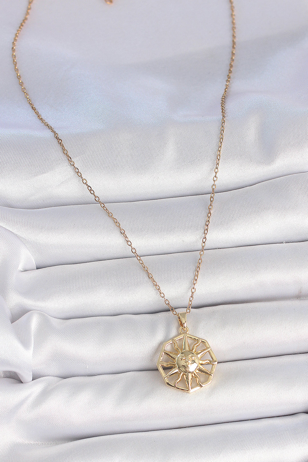 EBJ 316L Steel Gold Color Chain Embellished Sun Pattern Women's Necklace - Fiumicino