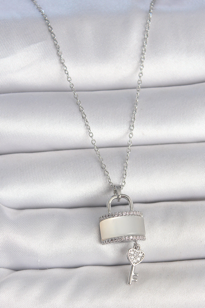 EBJ 316L Stainless Steel Silver Color Chain White Mother of Pearl Lock Key Detail Women's Necklace - Lleida