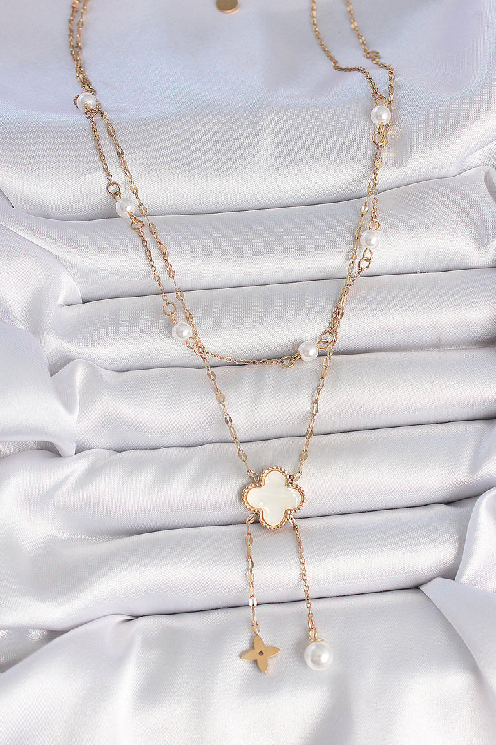 EBJ 316L Steel Gold Color Chain White Clover Figure Pendant Flower Pearl Detail Women's Necklace - Villa de Álvarez