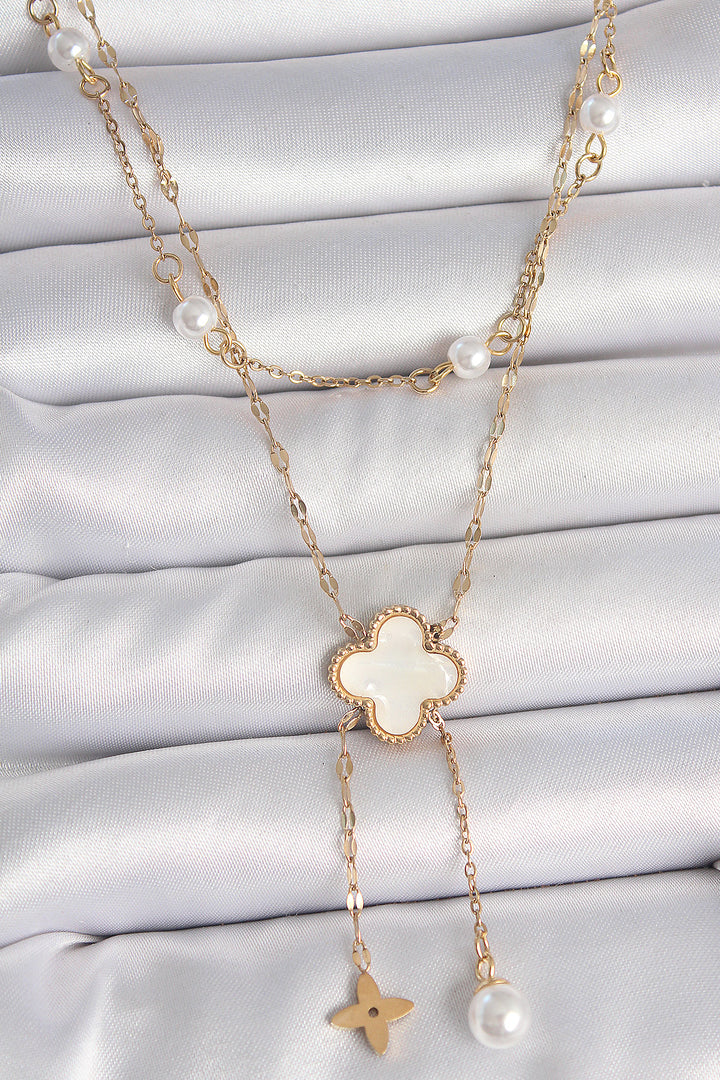 EBJ 316L Steel Gold Color Chain White Clover Figure Pendant Flower Pearl Detail Women's Necklace - Villa de Álvarez