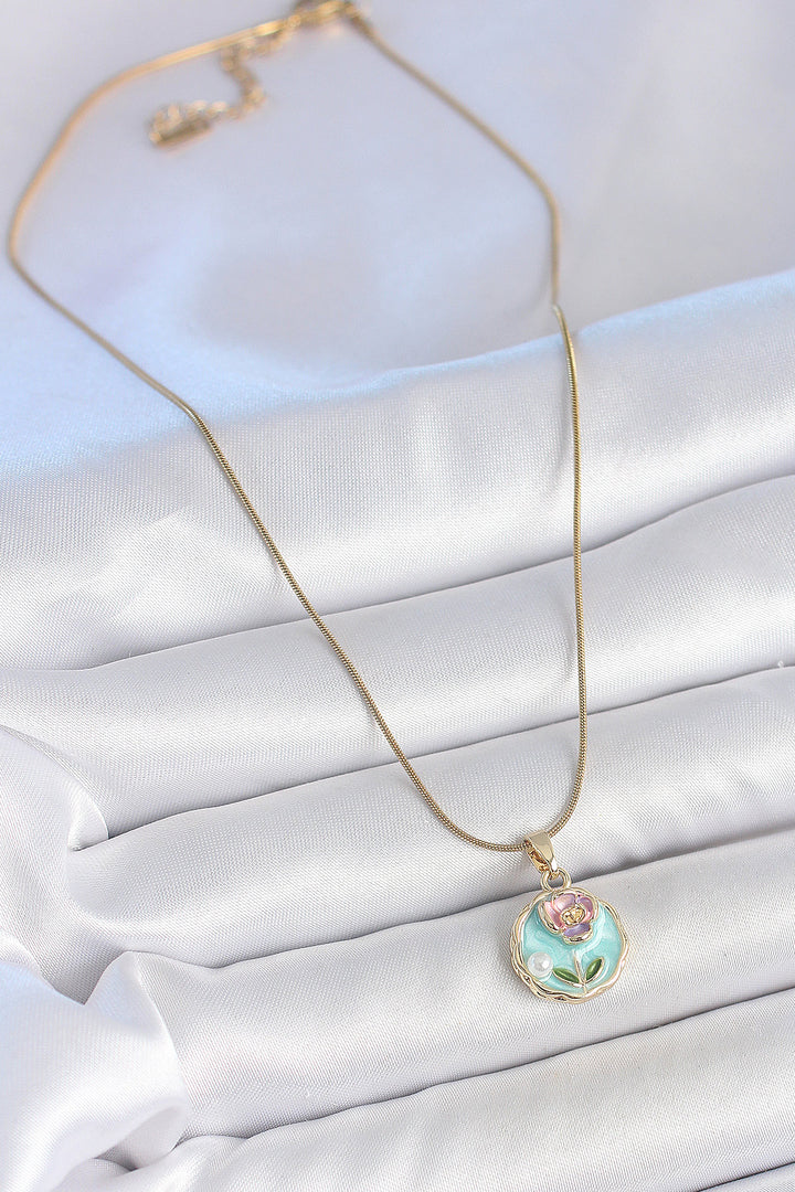 EBJ 316L Steel Gold Color Chain Blue Minimal Flower Embroidered Pearl Detail Portrait Model Women's Necklace - Dordrecht
