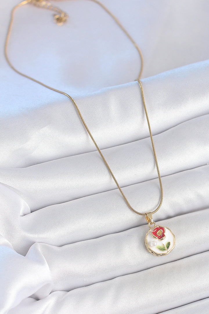 EBJ 316L Steel Gold Color Chain White Minimal Flower Embroidered Pearl Detail Portrait Model Women's Necklace - Portimão