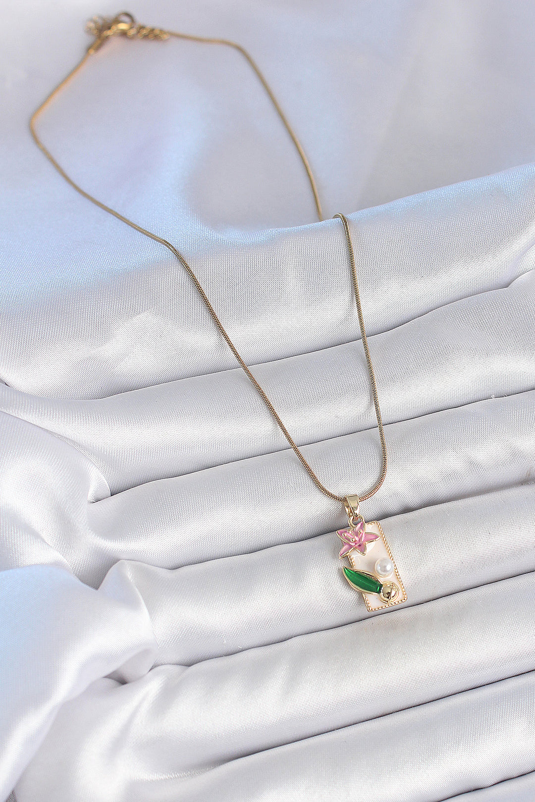 EBJ 316L Steel Gold Color Chain White Enamel Pink Flower Embroidered Pearl Detail Rectangular Portrait Model Women's Necklace - Bagnolet
