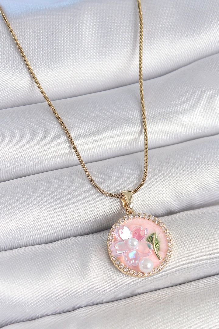 EBJ 316L Steel Gold Color Chain with Zircon Stone Pink Enamel Flower Embroidered Pearl Detail Portrait Model Women's Necklace - Álimos