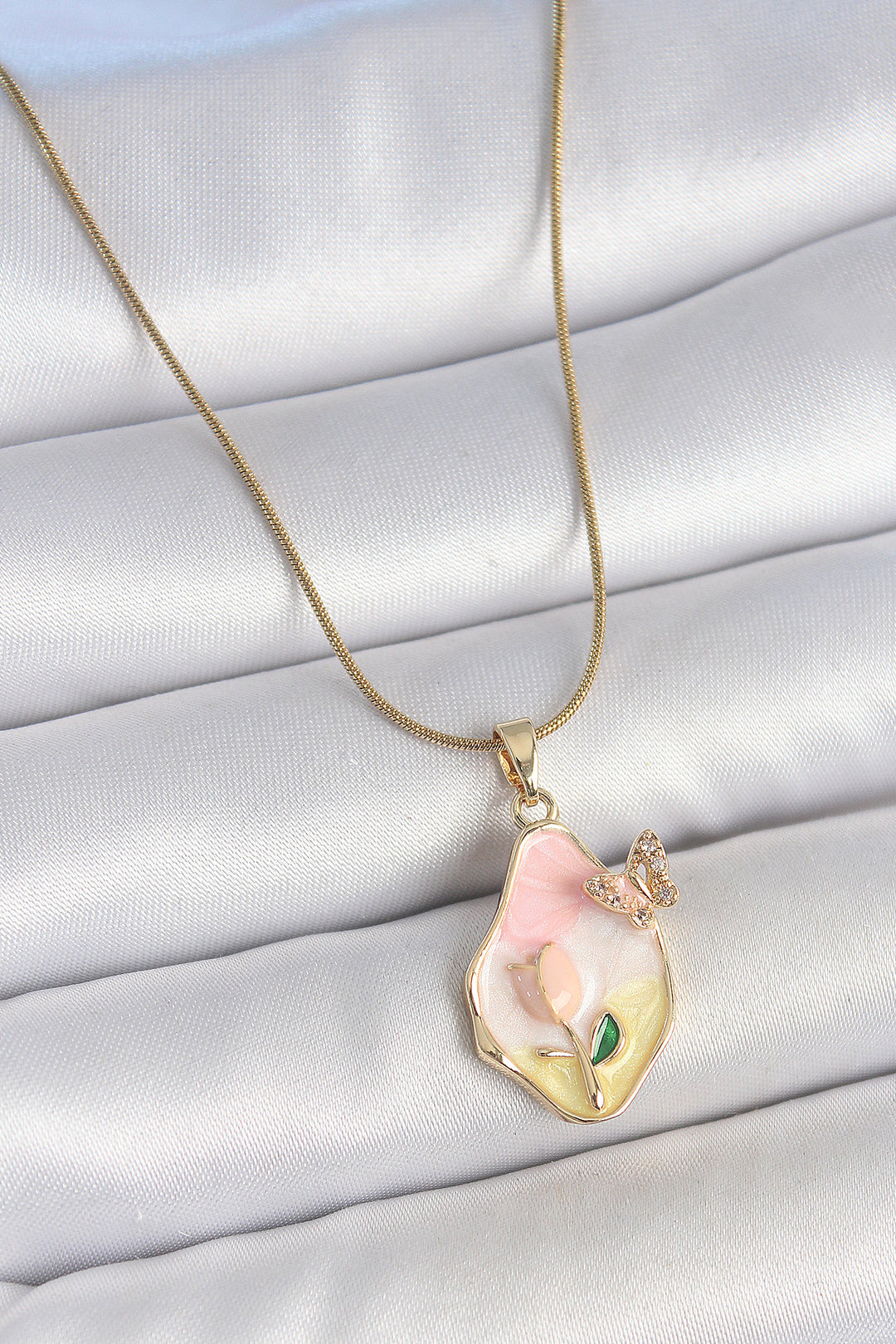 EBJ 316L Steel Gold Color Chain Drop Mixed Color Flower Embroidered Butterfly Detail Portrait Model Women's Necklace - Hamilton