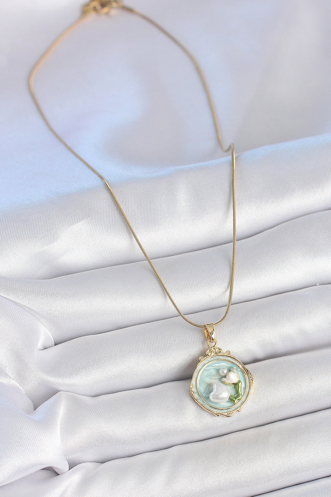 EBJ 316L Steel Gold Color Chain Turquoise Enamel Pearl Flower Embroidered Portrait Model Women's Necklace - Zacatepec