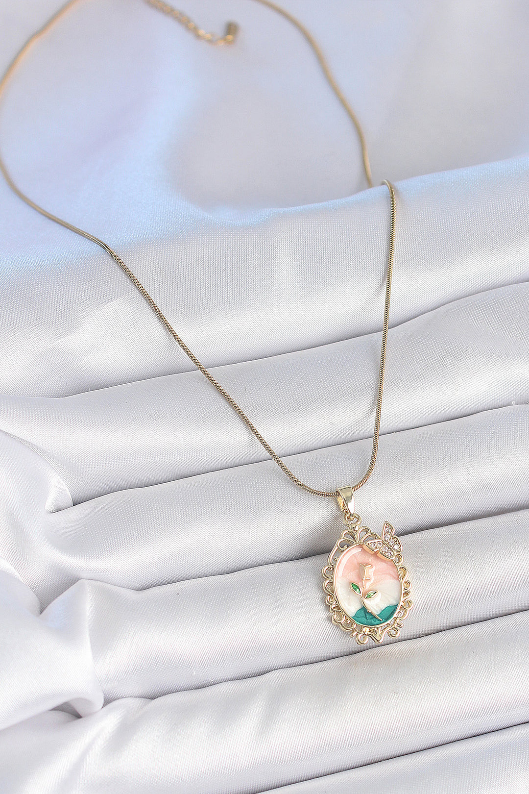 EBJ 316L Steel Gold Color Chain Mixed Color Flower Embroidered Zircon Stone Detailed Portrait Model Women's Necklace - Emsdetten