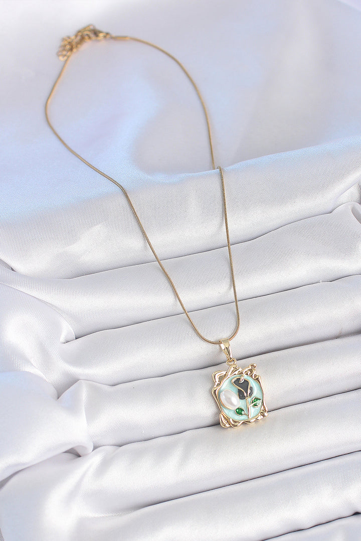 EBJ 316L Steel Gold Color Chain Blue Enamel Flower Embroidered Pearl Detail Portrait Model Women's Necklace - Marino