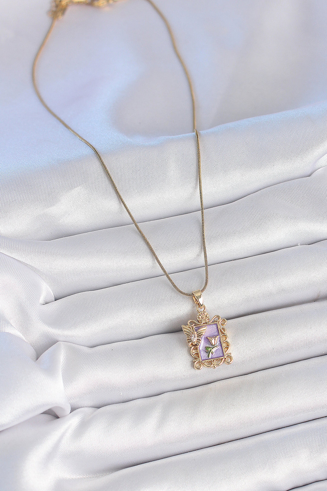 EBJ 316L Steel Gold Color Chain Purple Enamel Flower Embroidered Zircon Stone Butterfly Detail Portrait Model Women's Necklace - Vólos