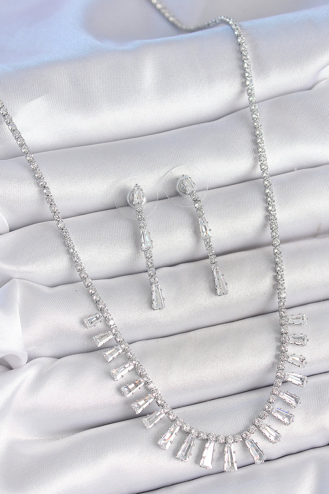 EBJ Rice Silver Color Zircon Stone Waterway Model VIP Series Women's Earring Set - La Laguna
