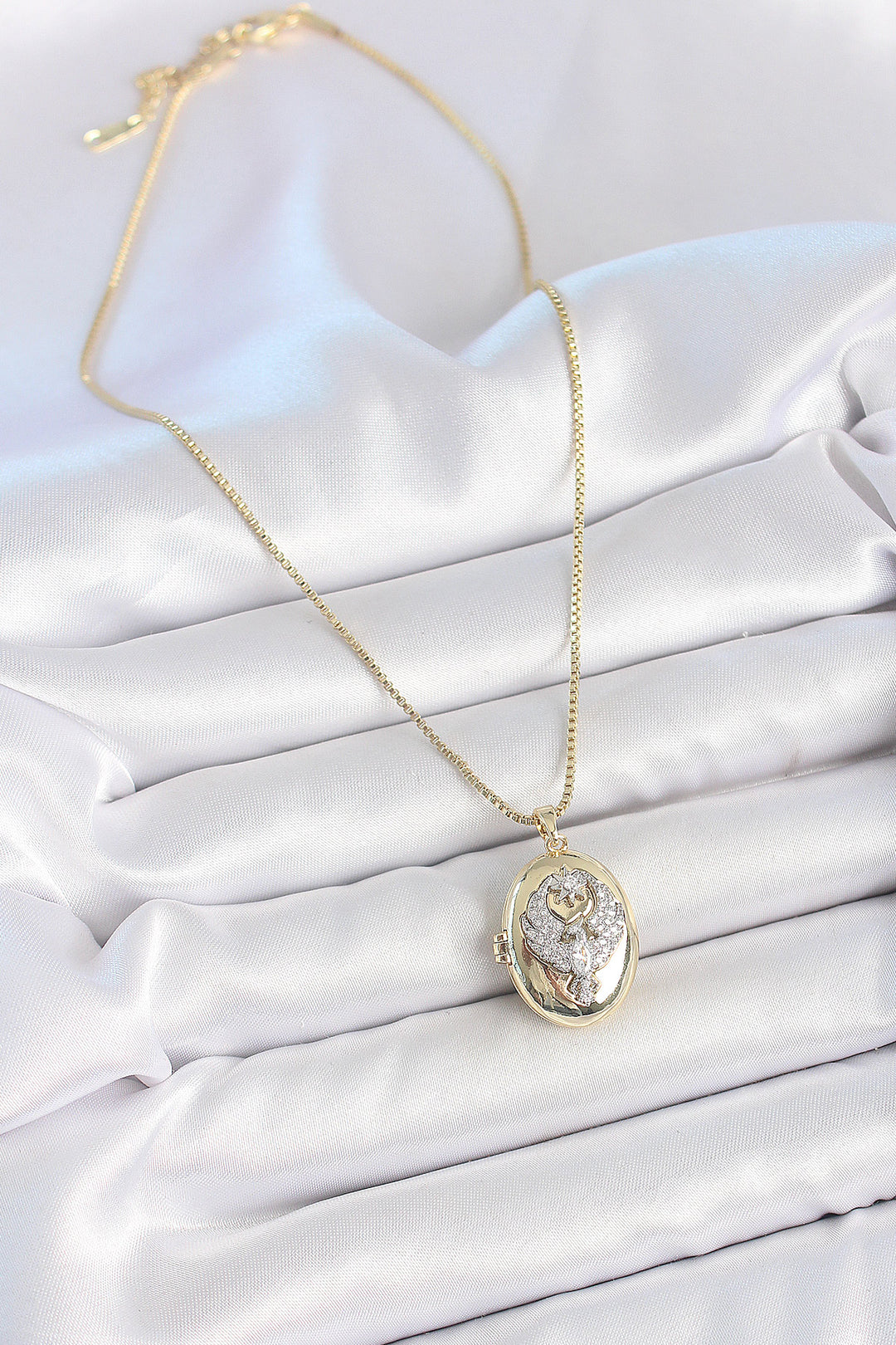 EBJ 316L Steel Gold Color Chain with Zircon Stone Phoenix Embroidered Pendant Women Necklace - Merced