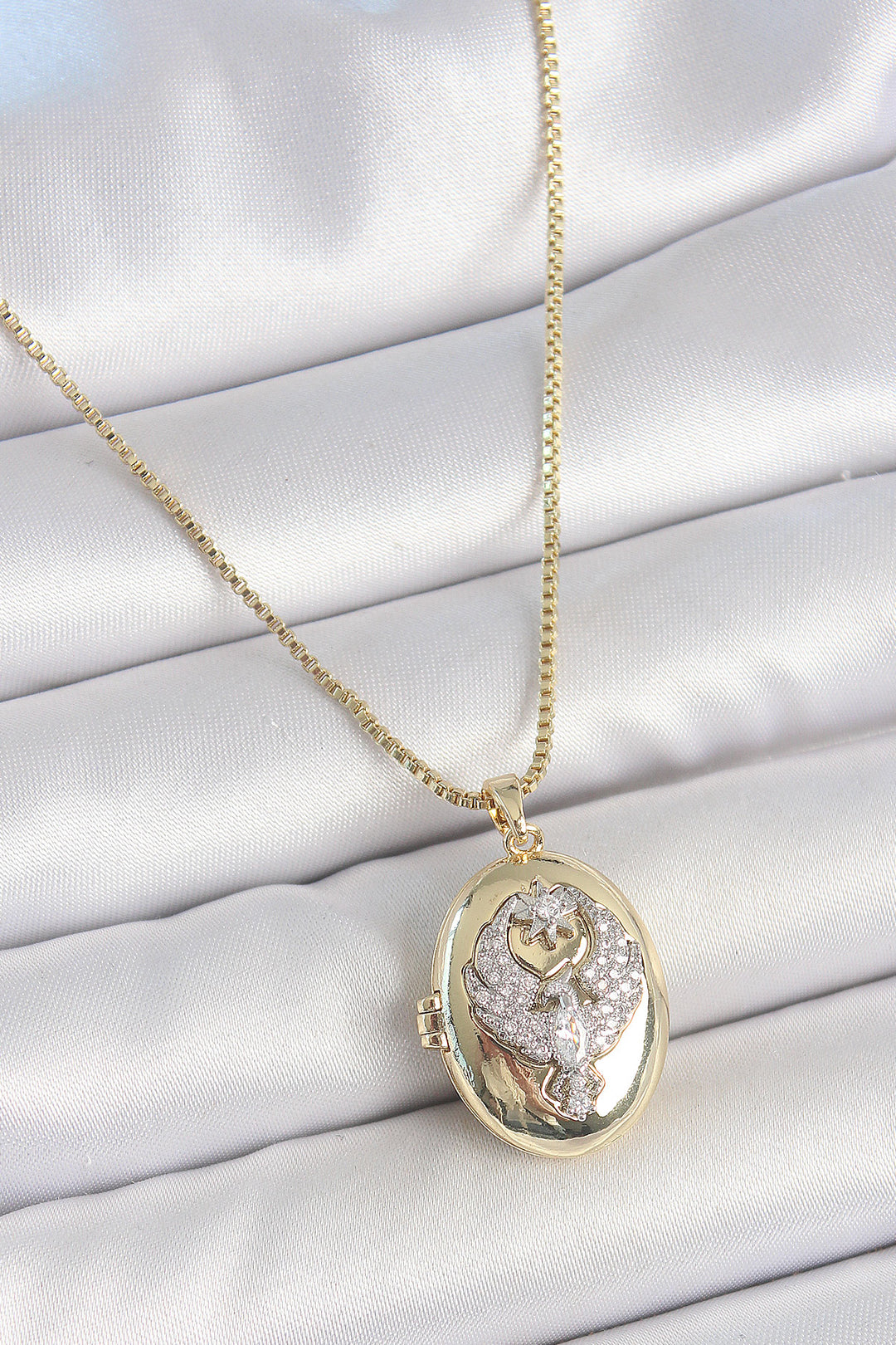 EBJ 316L Steel Gold Color Chain with Zircon Stone Phoenix Embroidered Pendant Women Necklace - Merced