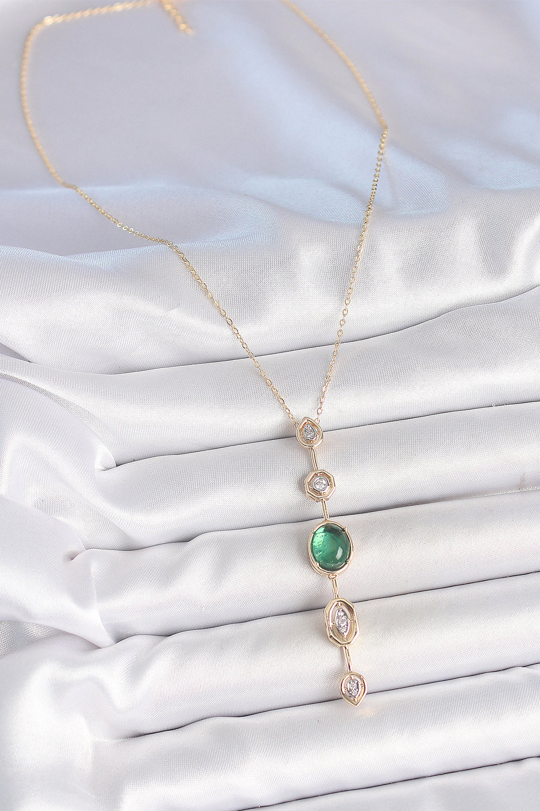 EBJ Rice Chain Emerald Green Gold Color Zircon Stone Y Necklace - Comalcalco