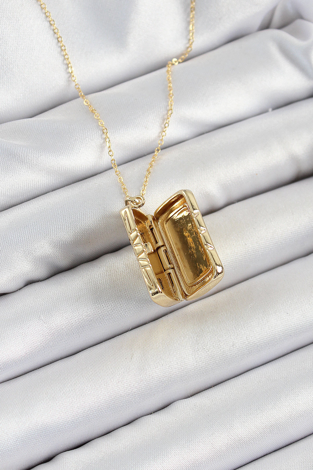 EBJ 316L Stainless Steel Rectangular Pendant Necklace with Zircon Stone in Gold Color for Women - University City