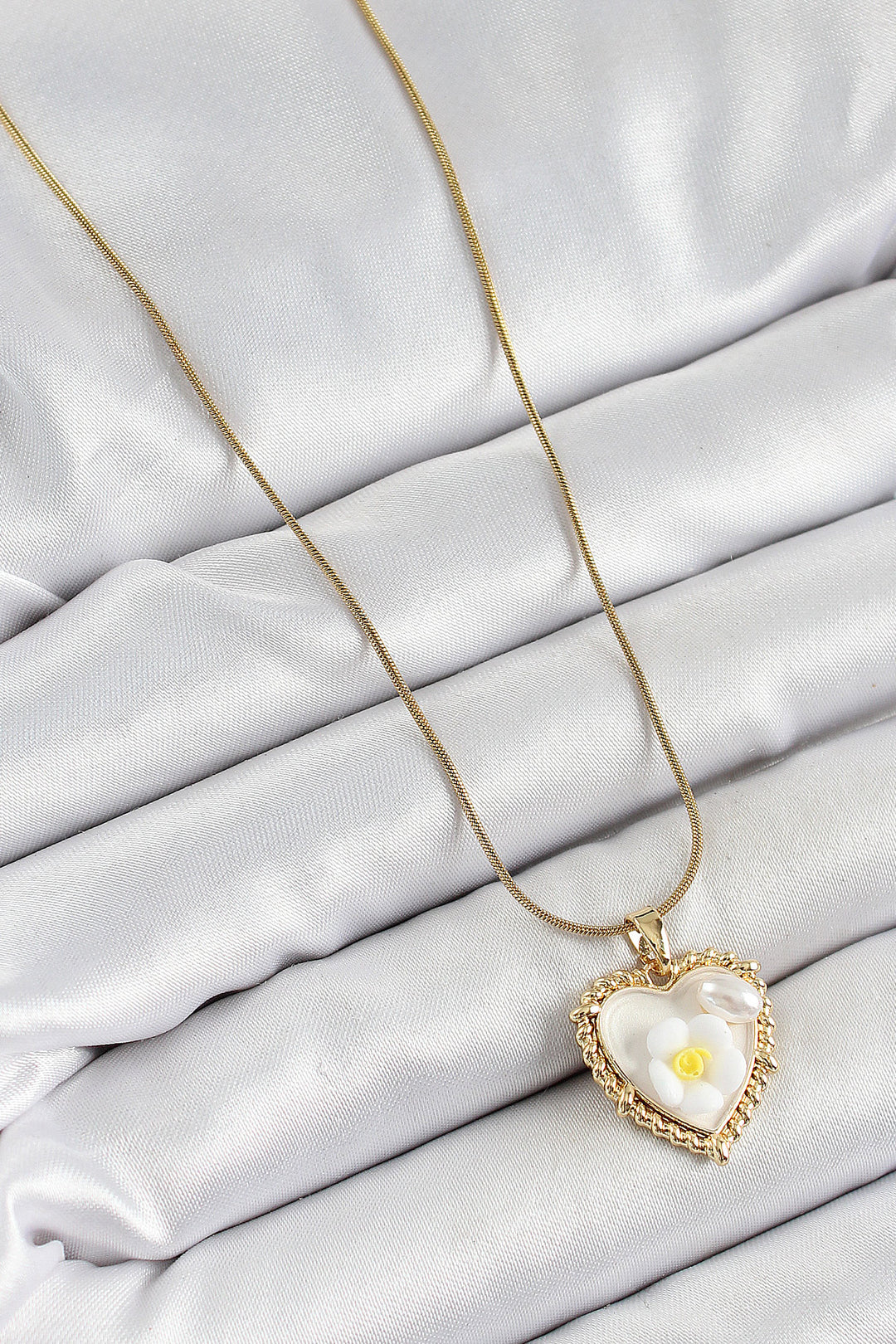 EBJ 316L Steel Chain White Artistic Portrait Pearl Detailed Daisy Figured Heart Model Gold Color Women's Necklace - The Villages
