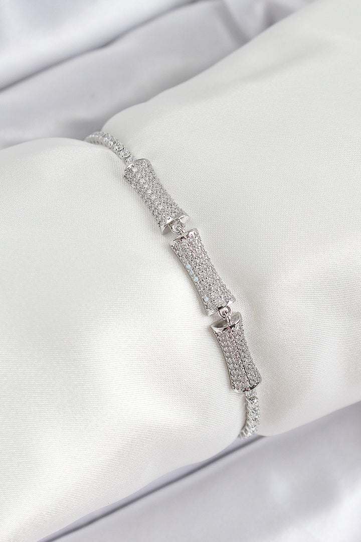 EBJ Rice Silver Color Zircon Stone Bone Model Women's Bracelet - Clermont-Ferrand
