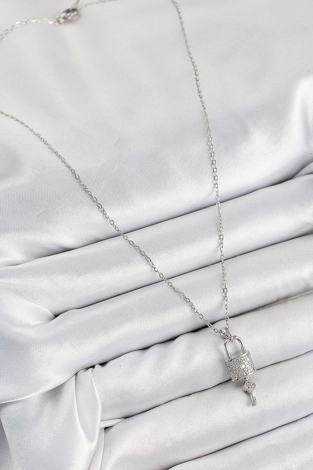 EBJ 316L Stainless Steel Zircon Stone Lock and Key Pendant Model Silver Color Women's Necklace - Torrelavega