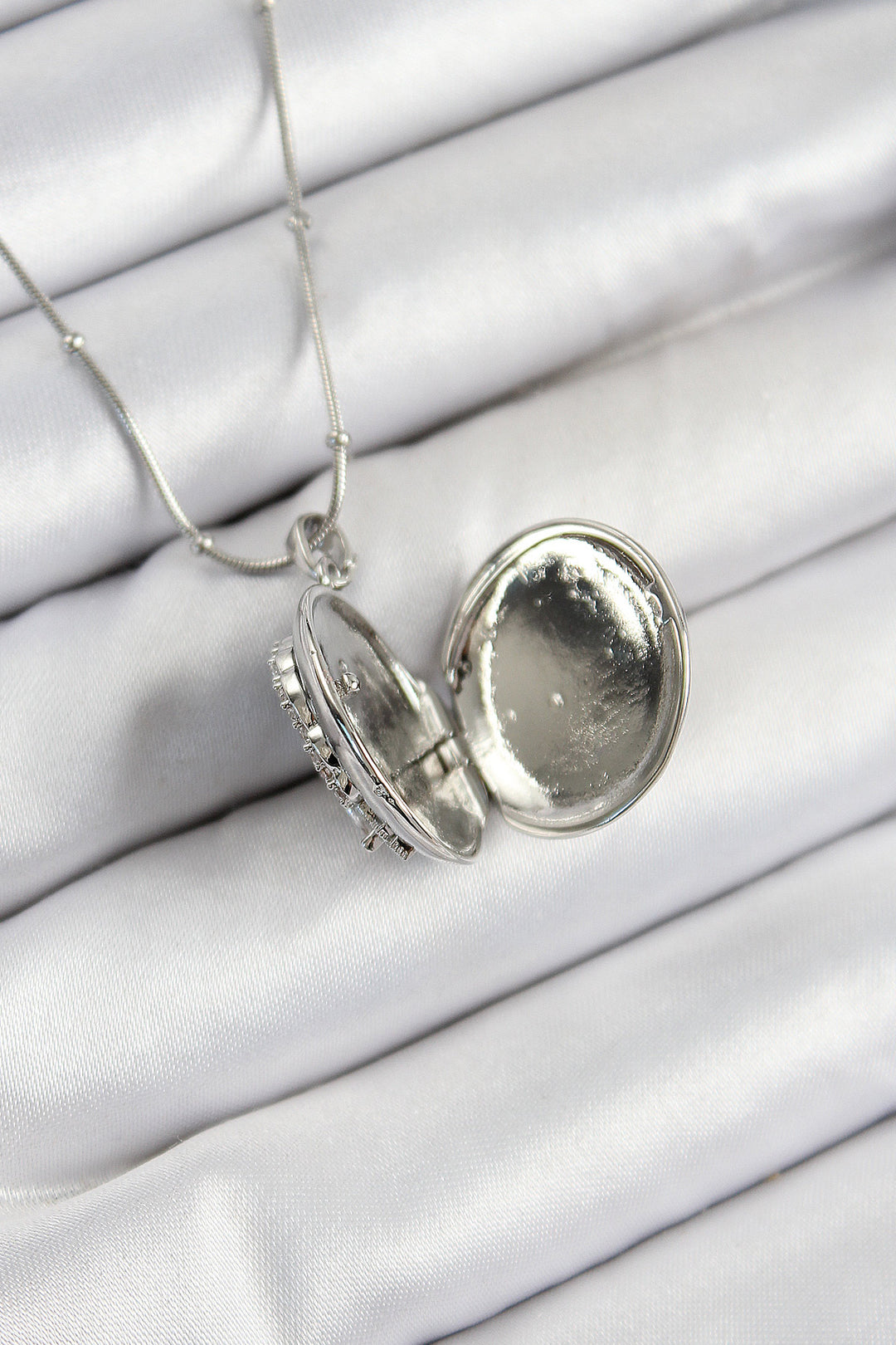 EBJ 316L Stainless Steel Chain Openable Phoenix Bird Model with Zircon Stone Silver Color Women's Necklace - Visalia